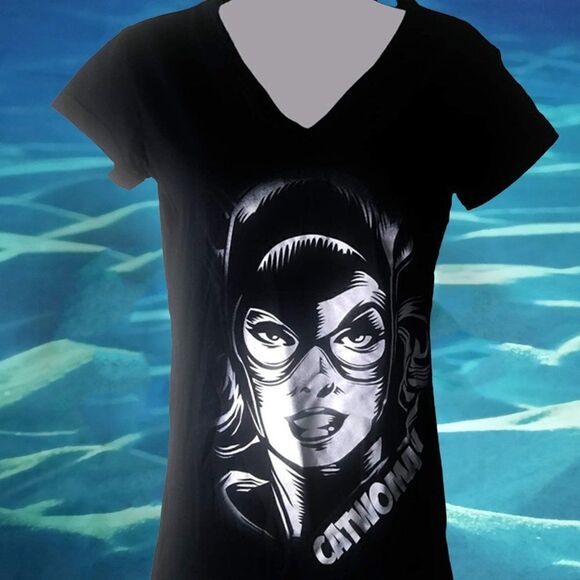 Medium DC Catwoman black tee - Picture 3 of 3